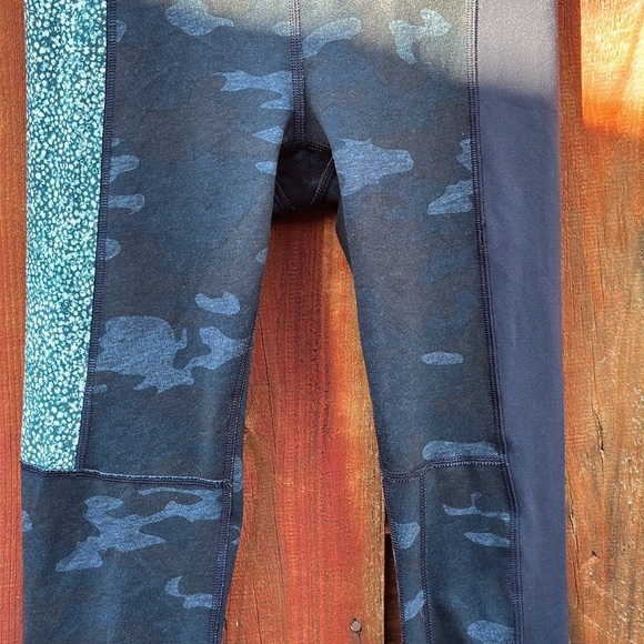 Lululemon Wunder Under Sashiko Inkwell Navy Blue Camo Leggings Size 4 - Picture 11 of 12